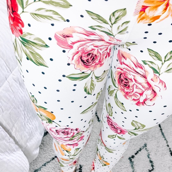 Polka Dot Trendy Floral White Yoga Workout Top - Picture 5 of 8